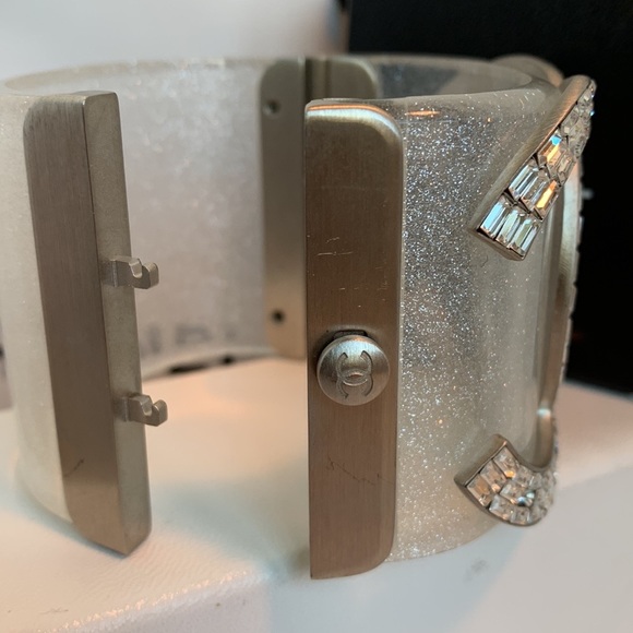 CHANEL 🤍 Rare Sparkle Bling Lucite Emerald Cut Crystal Cuff CC Logo Bracelet 🦄 - Picture 6 of 16
